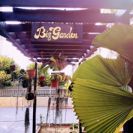 Big Garden Homestay Pantai Remis Eksteriør bilde